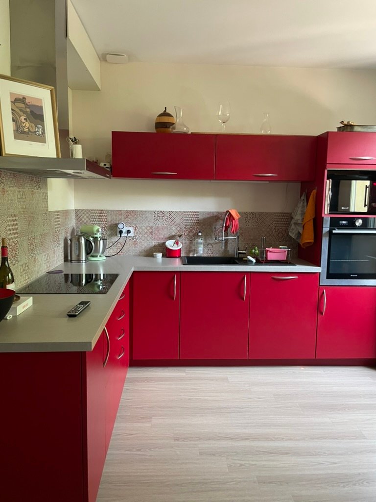 Rénovation complète — plâtrerie, cuisine et béton ciré